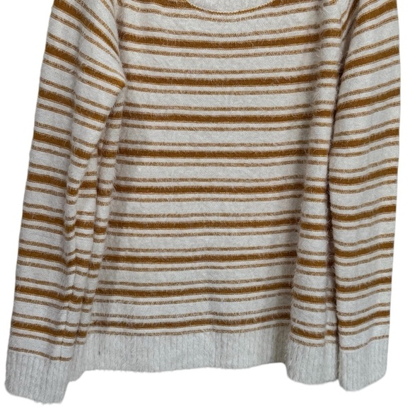 NYDJ White and Mustard Yellow Whisker Scoop Neck Sweater Women's Size M - Picture 5 of 12